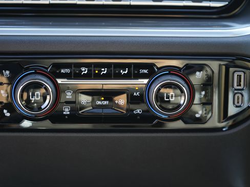 New 2026 Chevrolet Silverado 2500 High Country w/ High Country Premium Package AWD/4WD image 67