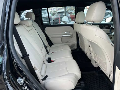 Used 2026 Mercedes-Benz GLB 250 4MATIC image 13