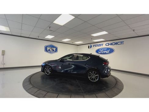 Used 2019 MAZDA MAZDA3 w/Preferred Pkg image 7