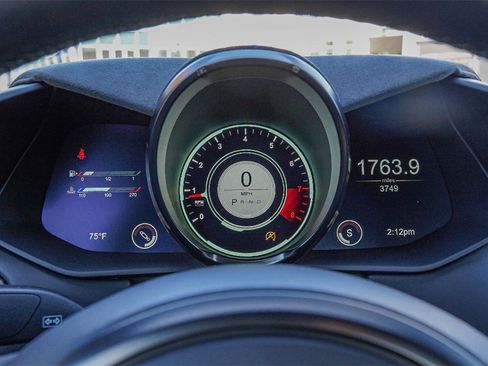 Used 2023 Aston Martin V8 Vantage Coupe image 26