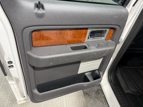 Used 2010 Ford F150 Lariat image 23