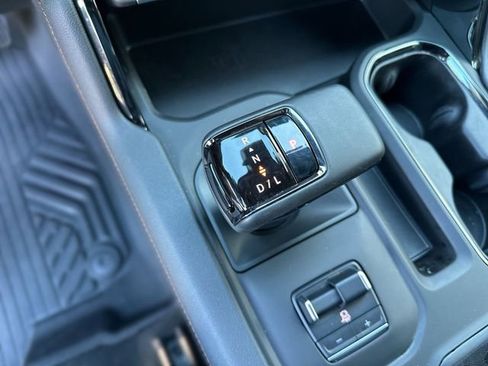 Used 2025 GMC Sierra 1500 AT4 w/ AT4 Premium Package AWD/4WD image 21