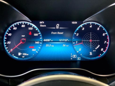 Used 2021 Mercedes-Benz GLC 300 4MATIC image 26