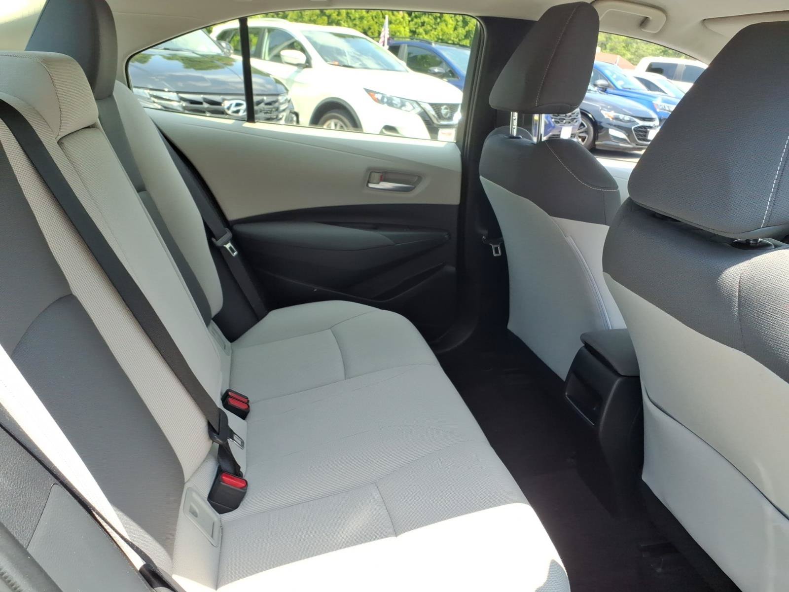 Used 2021 Toyota Corolla LE w/ Carpet Mat Package (TMS) FWD image 9
