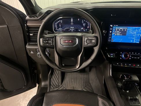 Certified 2023 GMC Sierra 1500 AT4 w/ Technology Package AWD/4WD image 18