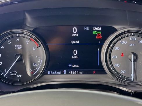 Used 2022 Cadillac XT5 Premium Luxury w/ Technology Package FWD image 14