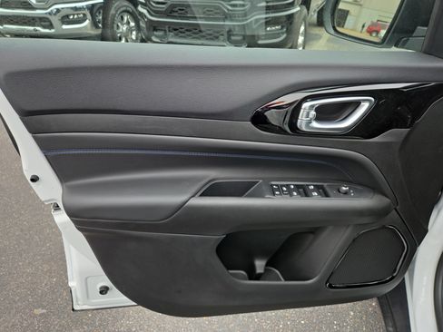 New 2026 Jeep Compass Limited image 5