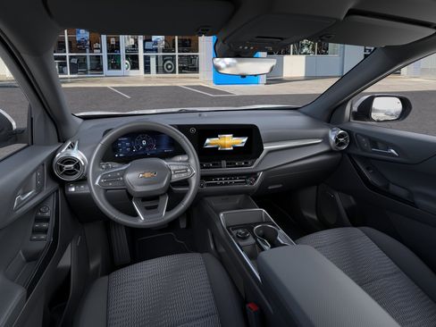 New 2026 Chevrolet Equinox LT w/ Safety and Technology Package FWD image 39