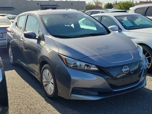 Used 2025 Nissan Leaf S FWD image 3