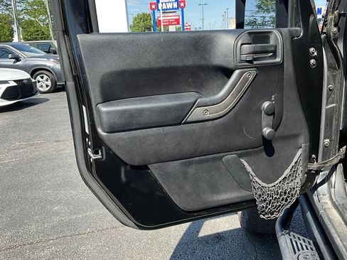 Used 2015 Jeep Wrangler Unlimited Sport AWD/4WD image 18