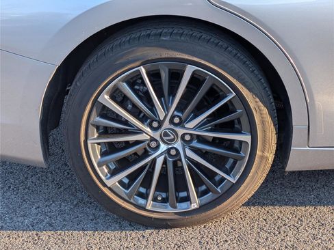 Certified 2025 Lexus ES 300h w/ Premium Package image 10