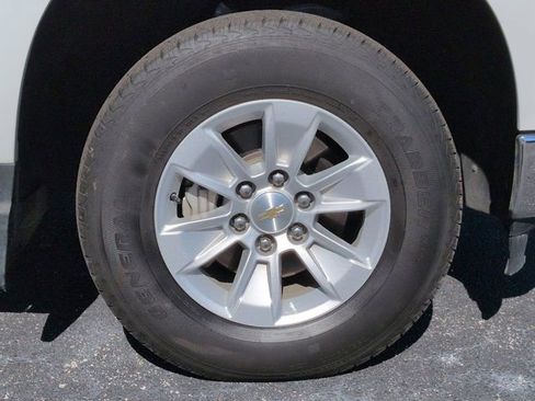 Used 2025 Chevrolet Silverado 1500 LT RWD image 12