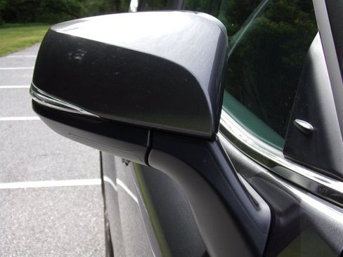 Used 2025 Toyota Highlander XLE AWD/4WD image 13