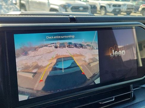 Used 2025 Jeep Wrangler Rubicon image 18