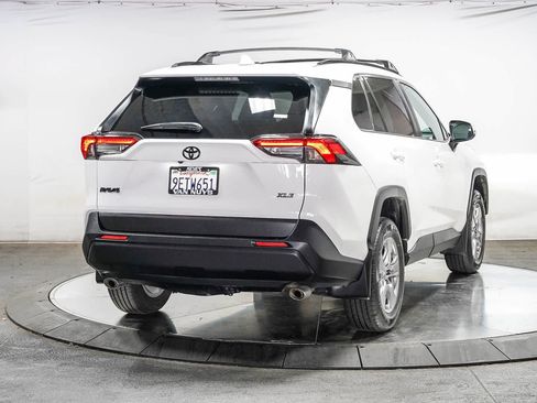 Certified 2023 Toyota RAV4 XLE w/ Convenience Package FWD image 5