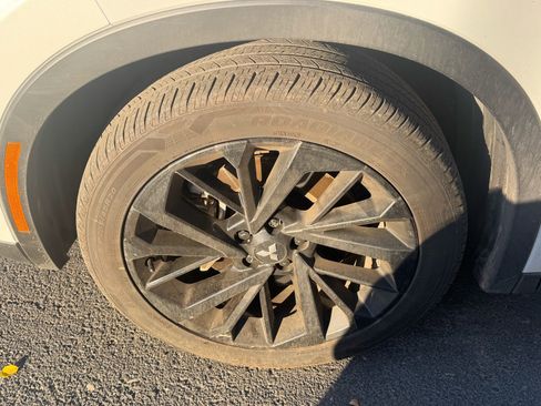 Used 2024 Mitsubishi Outlander SE Black Edition image 6