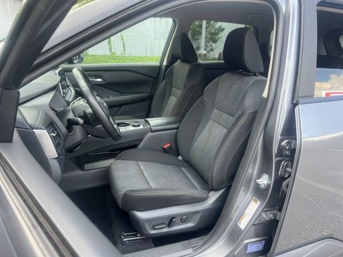 Used 2025 Nissan Rogue SV AWD/4WD image 15