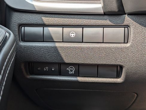 Used 2023 Nissan Rogue SV AWD/4WD image 26