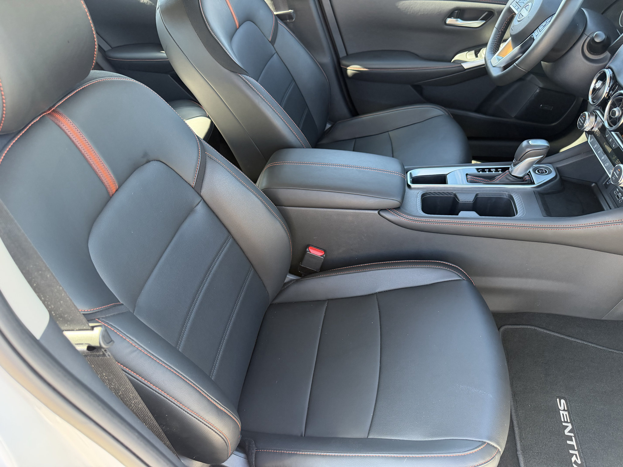 Used 2025 Nissan Sentra SR w/ SR Premium Package FWD image 24