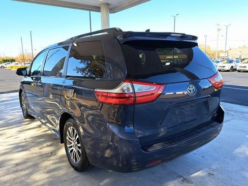 Used 2019 Toyota Sienna XLE Premium image 4