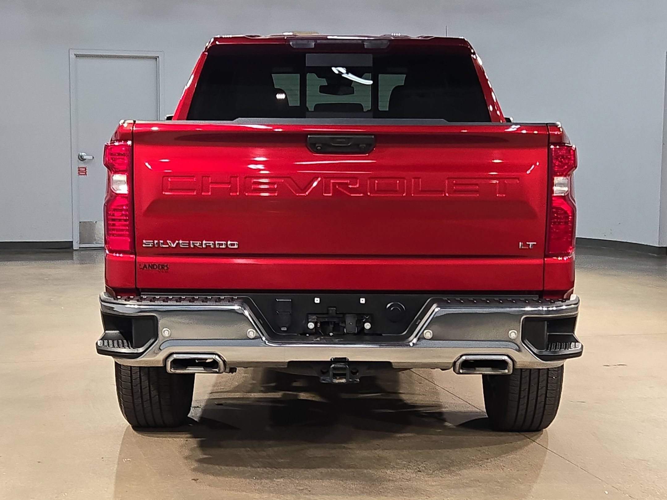 Used 2022 Chevrolet Silverado 1500 LT AWD/4WD image 6