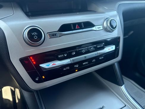 Used 2023 Ford Explorer XLT w/ Equipment Group 202A image 33