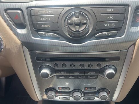 Used 2017 Nissan Pathfinder SL FWD image 34