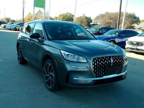 Used 2023 Lincoln Corsair Grand Touring w/ Towing Package image 4