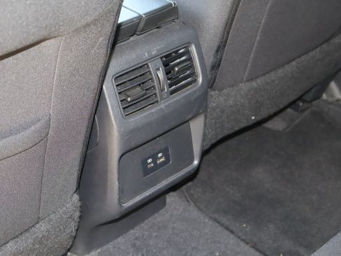 Used 2022 Nissan Rogue SV FWD image 18