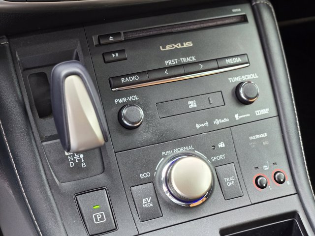 Used 2017 Lexus CT 200h FWD image 19
