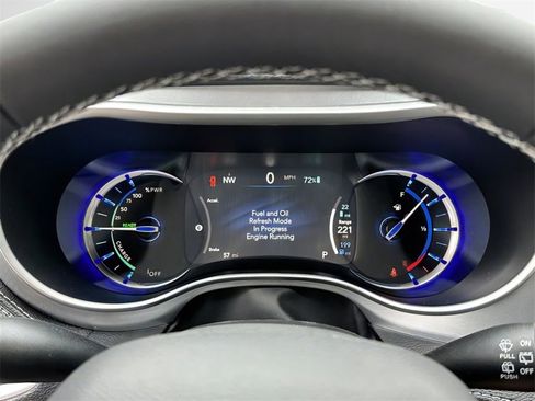 New 2022 Chrysler Pacifica Touring-L w/ S Appearance Package image 7