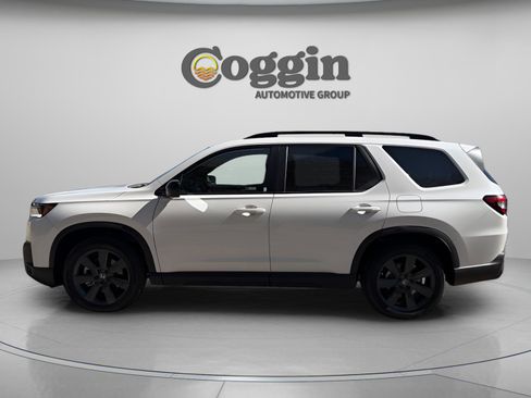 New 2026 Honda Pilot Sport image 3