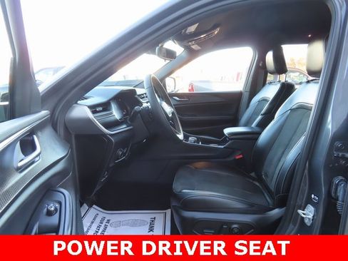 Used 2023 Jeep Grand Cherokee Altitude image 18