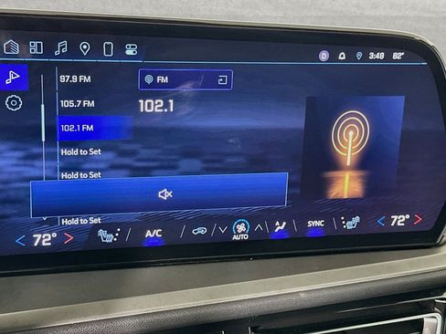 Used 2025 Chevrolet Traverse LT FWD image 21