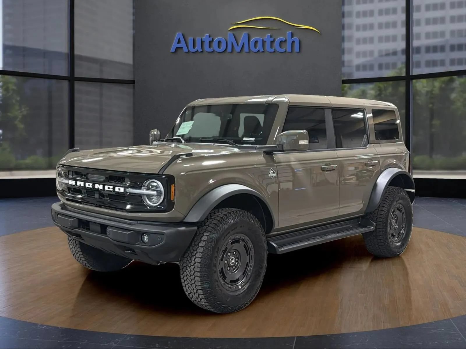 Used 2025 Ford Bronco Outer Banks w/ Sasquatch Package AWD/4WD image 4