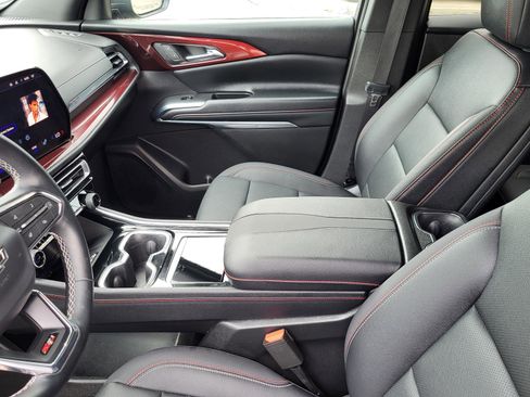 Used 2026 Chevrolet Traverse Z71 w/ Driver Confidence Package image 30