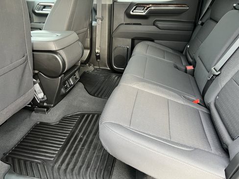 Used 2025 GMC Sierra 1500 Elevation image 18