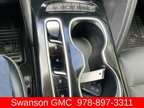 Certified 2022 Buick Envision Essence w/ Technology Package I AWD/4WD image 17