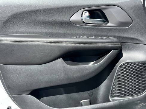 New 2026 Chrysler Voyager LX image 15