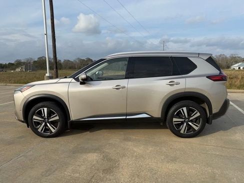 Used 2022 Nissan Rogue Platinum w/ Head-Up Display Package image 2