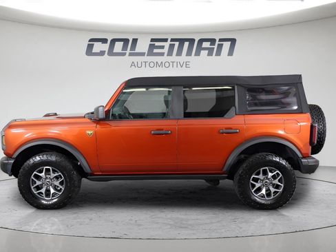 Used 2023 Ford Bronco Badlands image 13