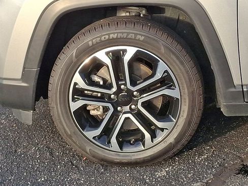 Used 2024 Jeep Compass Limited image 8