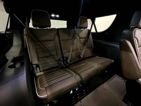Used 2025 GMC Yukon XL Denali Ultimate AWD/4WD image 33