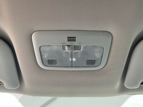 Used 2016 Toyota Corolla LE image 15