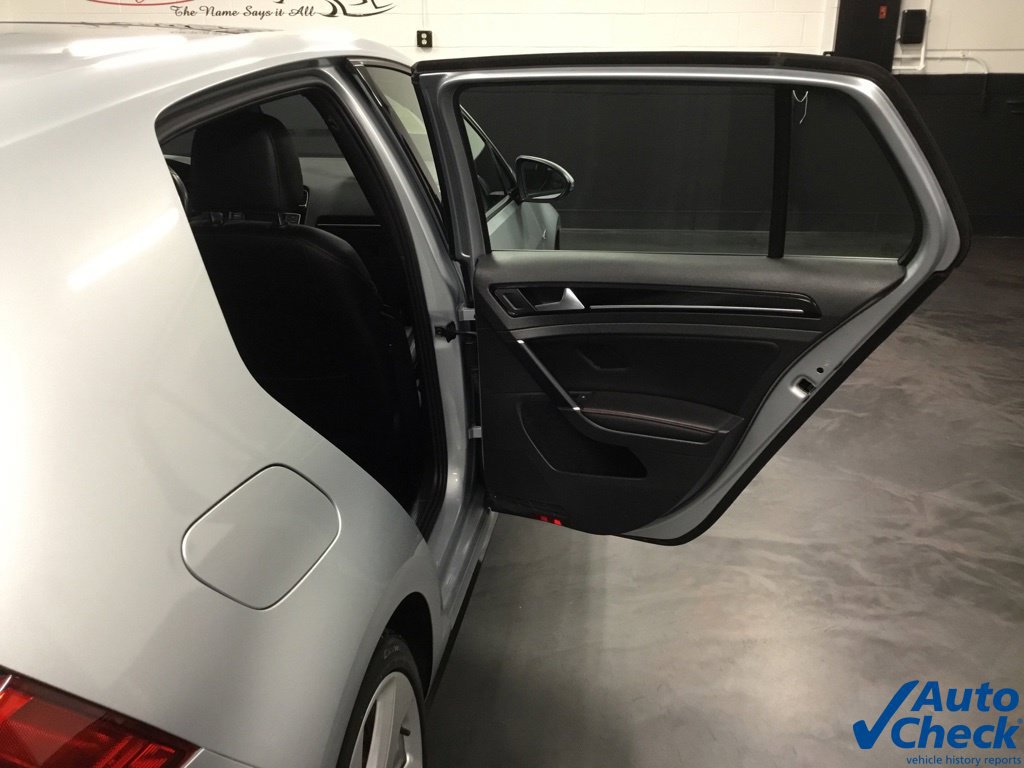 Used 2017 Volkswagen GTI SE FWD image 33