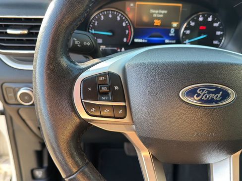 Used 2022 Ford Explorer XLT w/ Equipment Group 202A RWD image 21