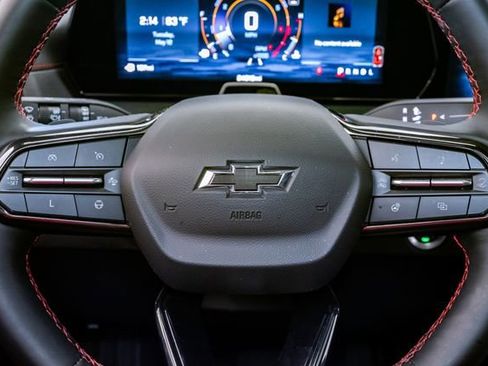 Used 2025 Chevrolet Traverse RS FWD image 14