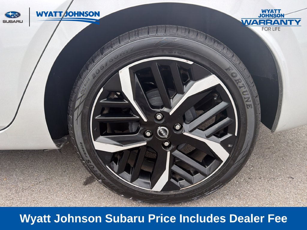 Used 2024 Nissan Versa SR FWD image 6