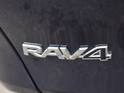 Used 2019 Toyota RAV4 XSE w/ XSE Weather Package AWD/4WD image 16