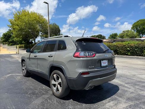 Used 2019 Jeep Cherokee Limited AWD/4WD image 5